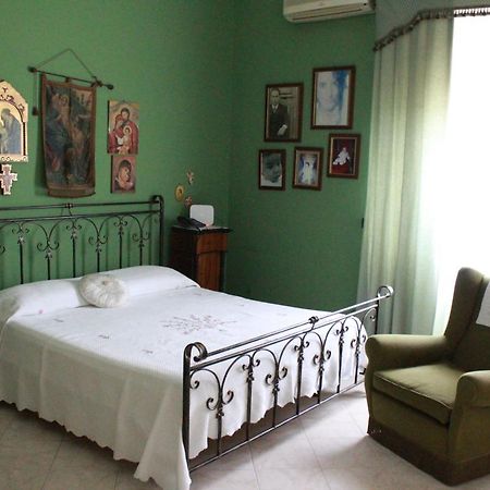 B&B Betania Рипосто Экстерьер фото