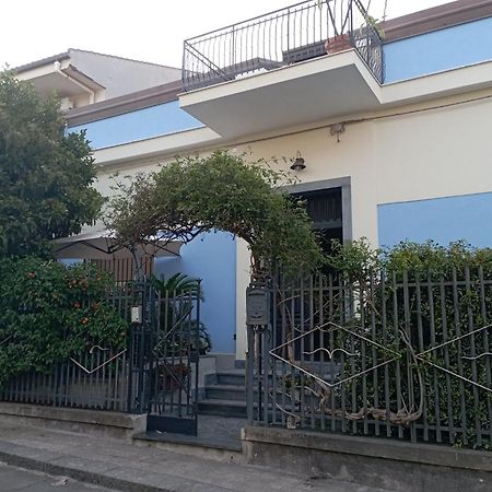 B&B Betania Рипосто Экстерьер фото