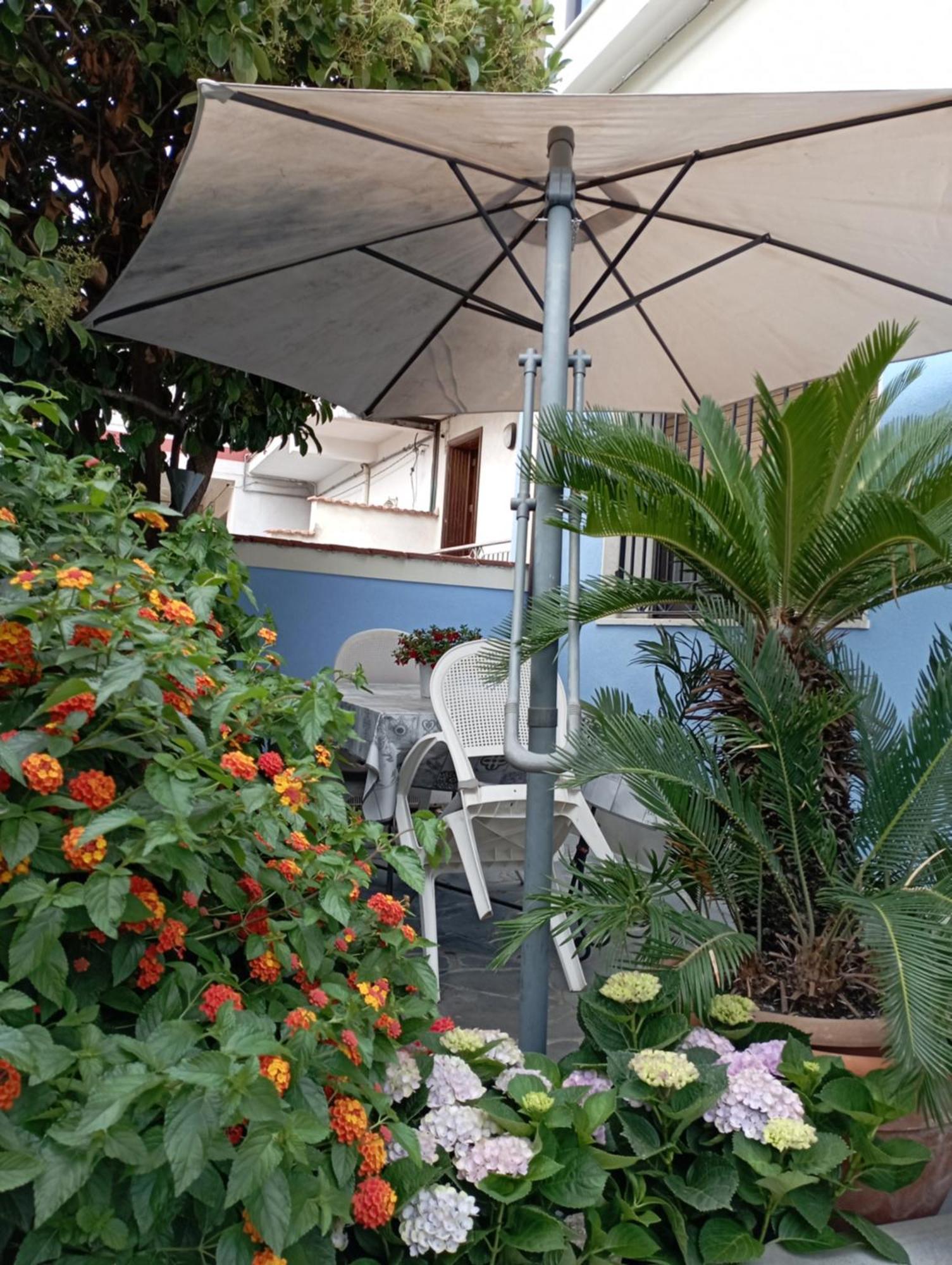 B&B Betania Рипосто Экстерьер фото